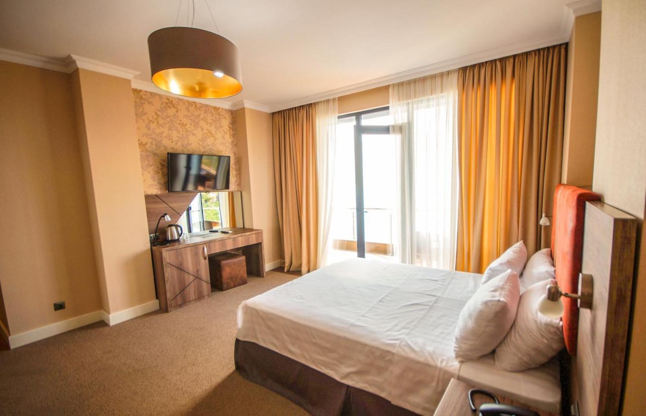 Hotel Montana Kvariati Eksteriør billede